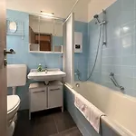 Апартаменты 610 *